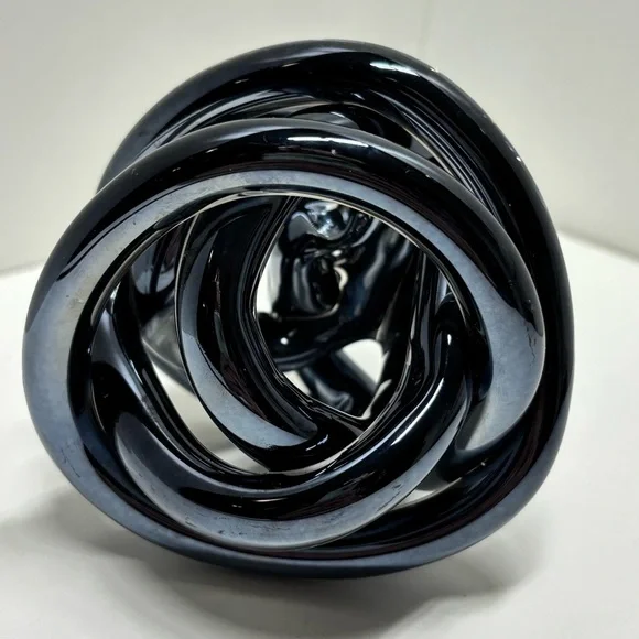 Beautiful dark chrome glass art infinity knot - Picture 3 of 9